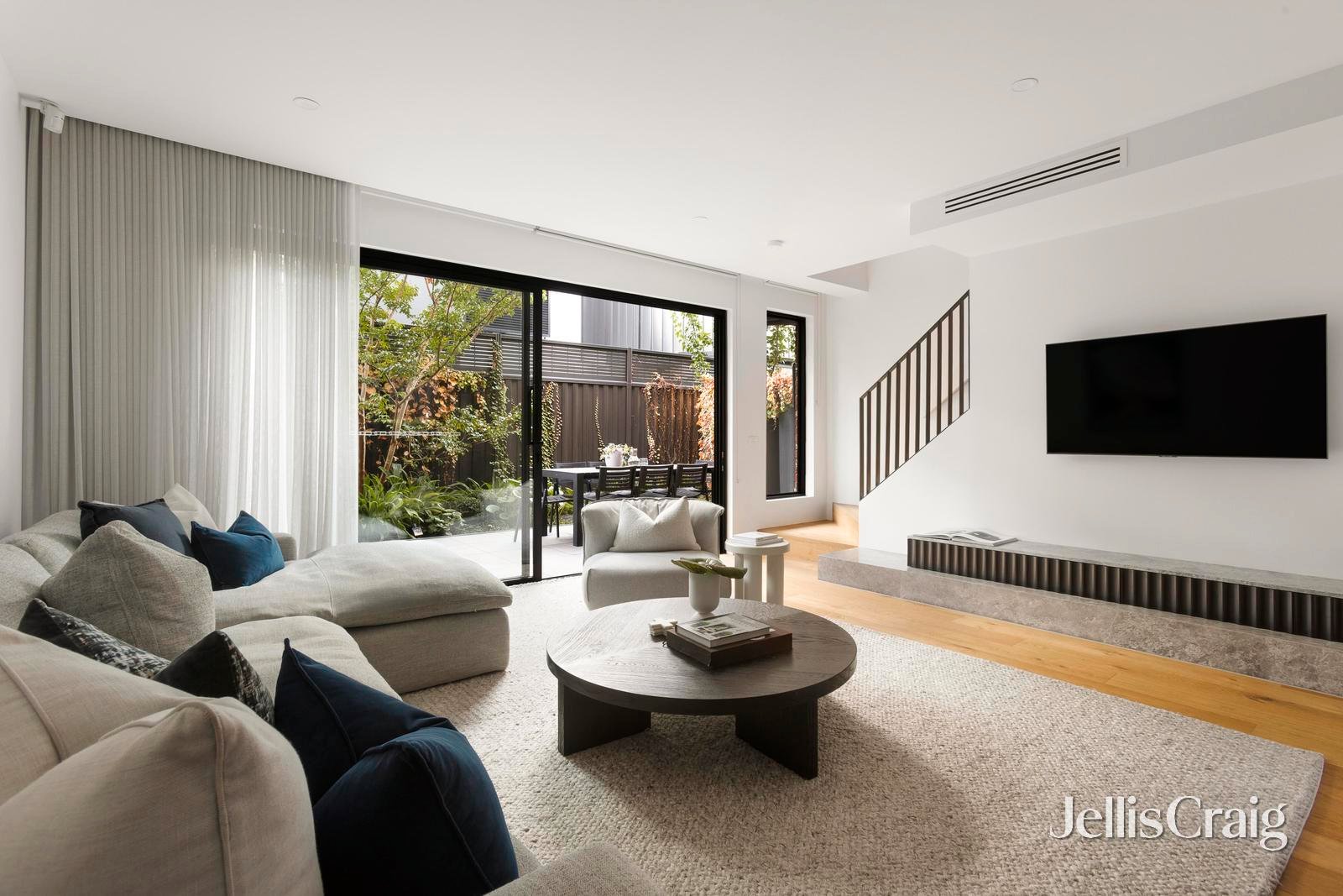 2/15 Osborne Grove, Preston image 4