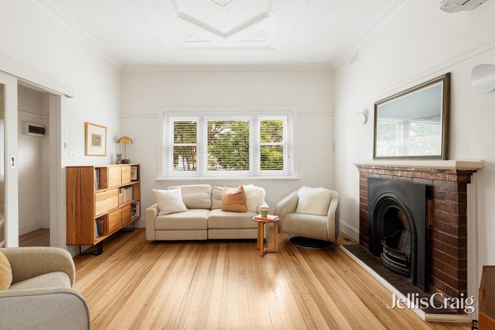 215 Raleigh Street, Thornbury image 2