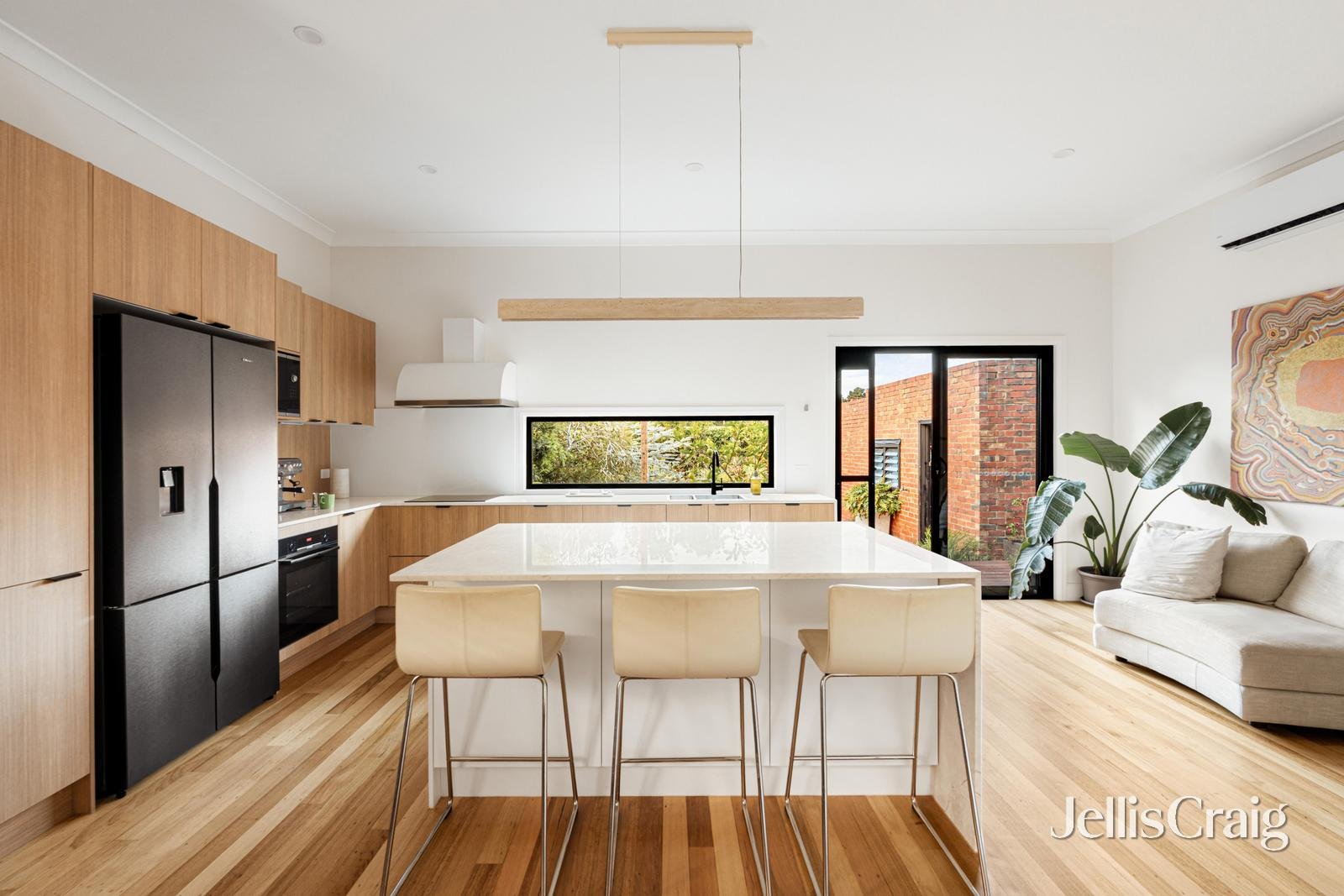 215 Raleigh Street, Thornbury image 4