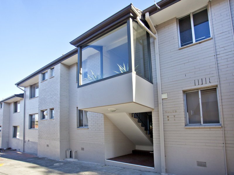 2/15 Royal Avenue, Essendon North image 7