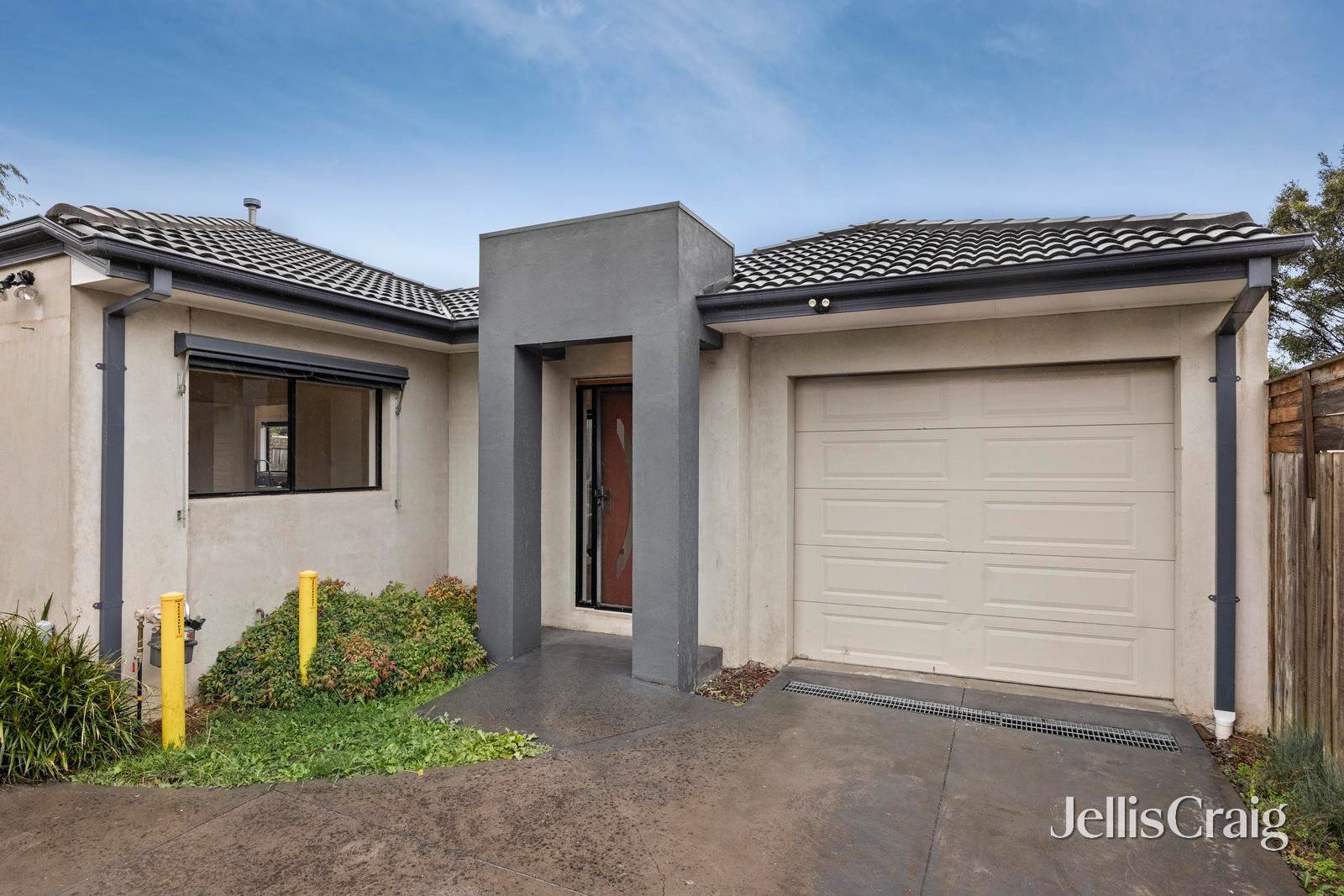 2/15 Selkirk Avenue, Wantirna image 1