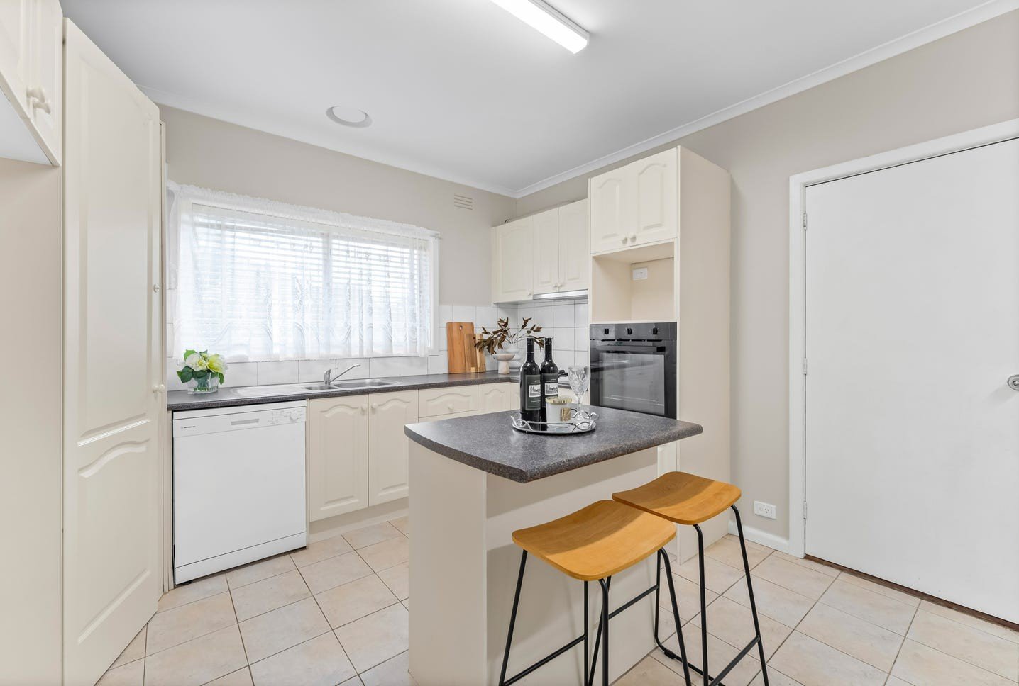 215 Springfield Road, Blackburn&nbsp;North image 6