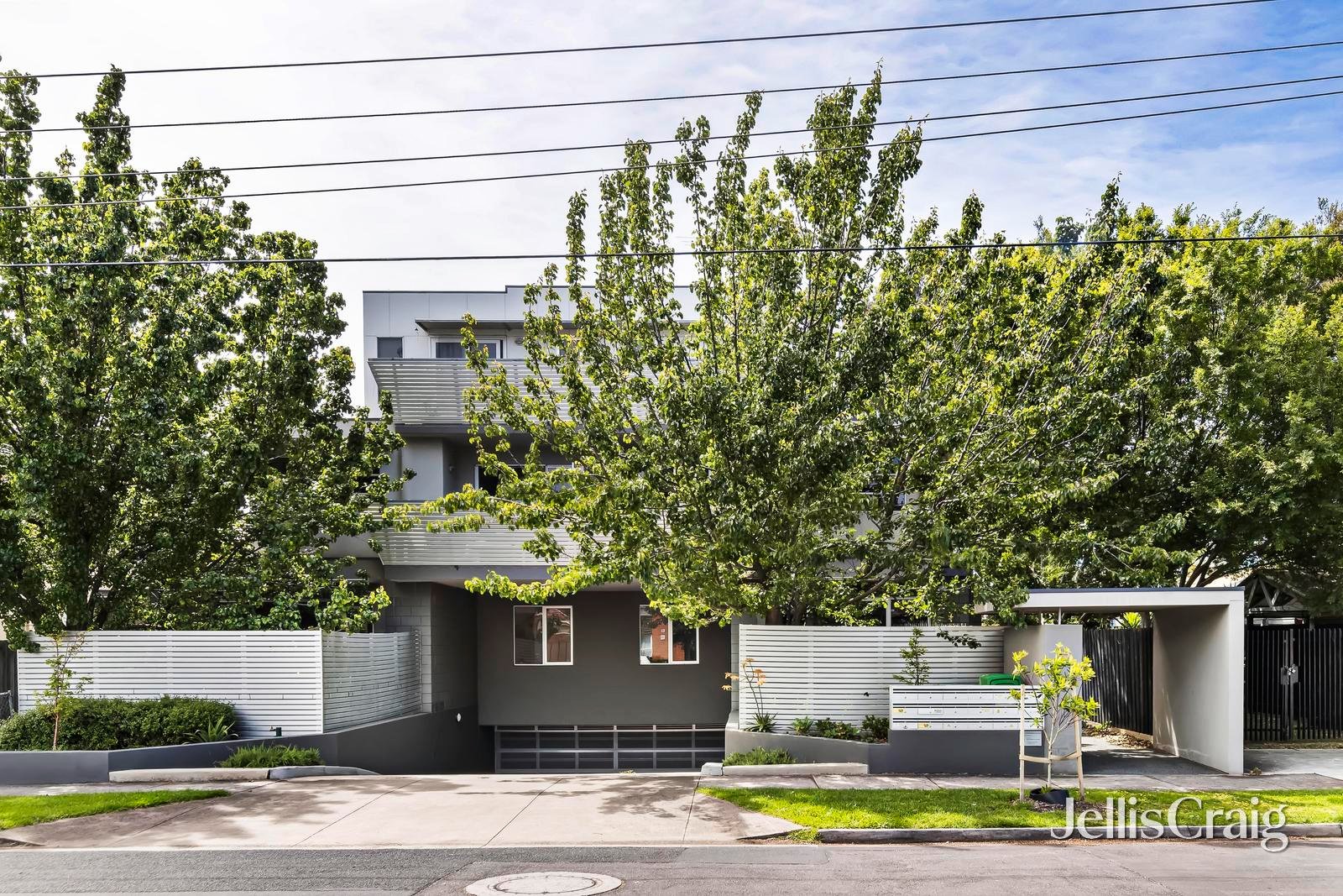 2/15 Truganini Road, Carnegie image 1
