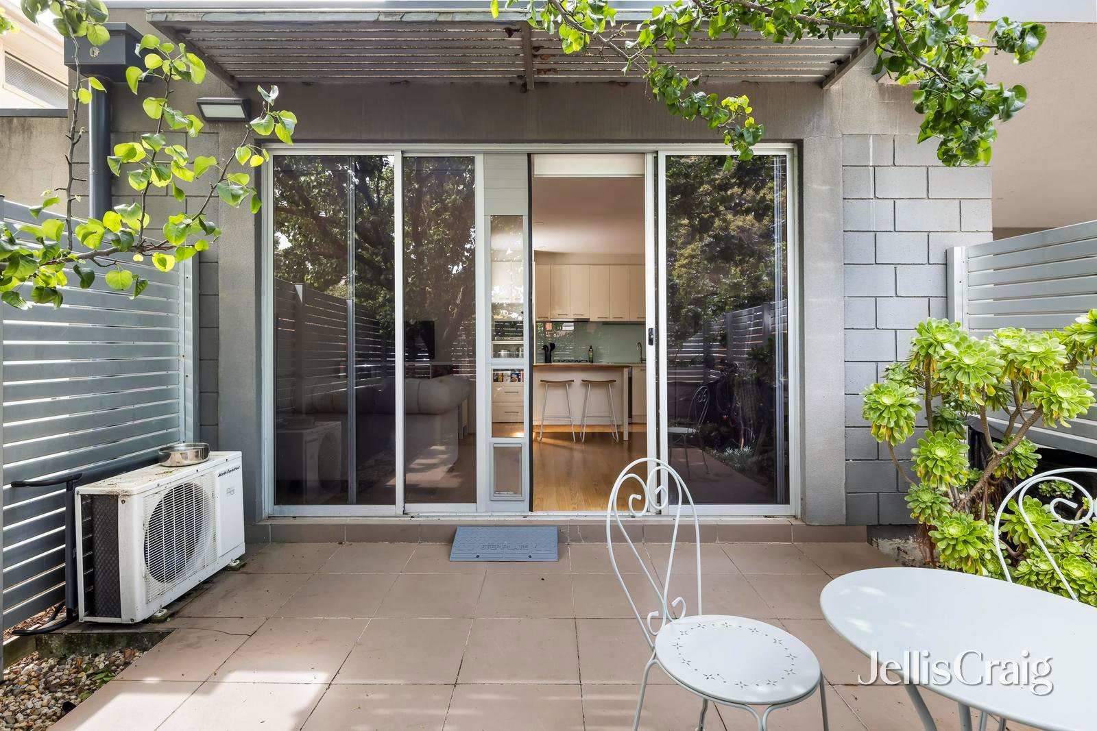 2/15 Truganini Road, Carnegie image 7