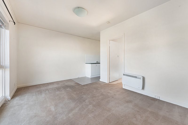 2 / 15 Waratah Avenue GLEN HUNTLY, VIC 3163