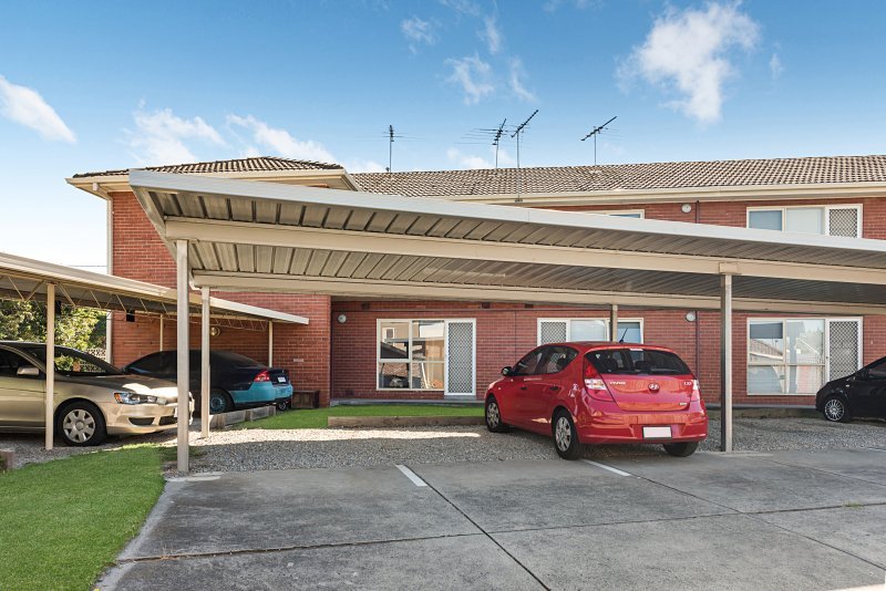 2 / 15 Waratah Avenue GLEN HUNTLY, VIC 3163
