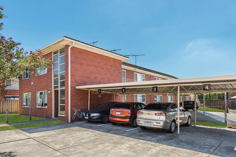 2 / 15 Waratah Avenue GLEN HUNTLY, VIC 3163