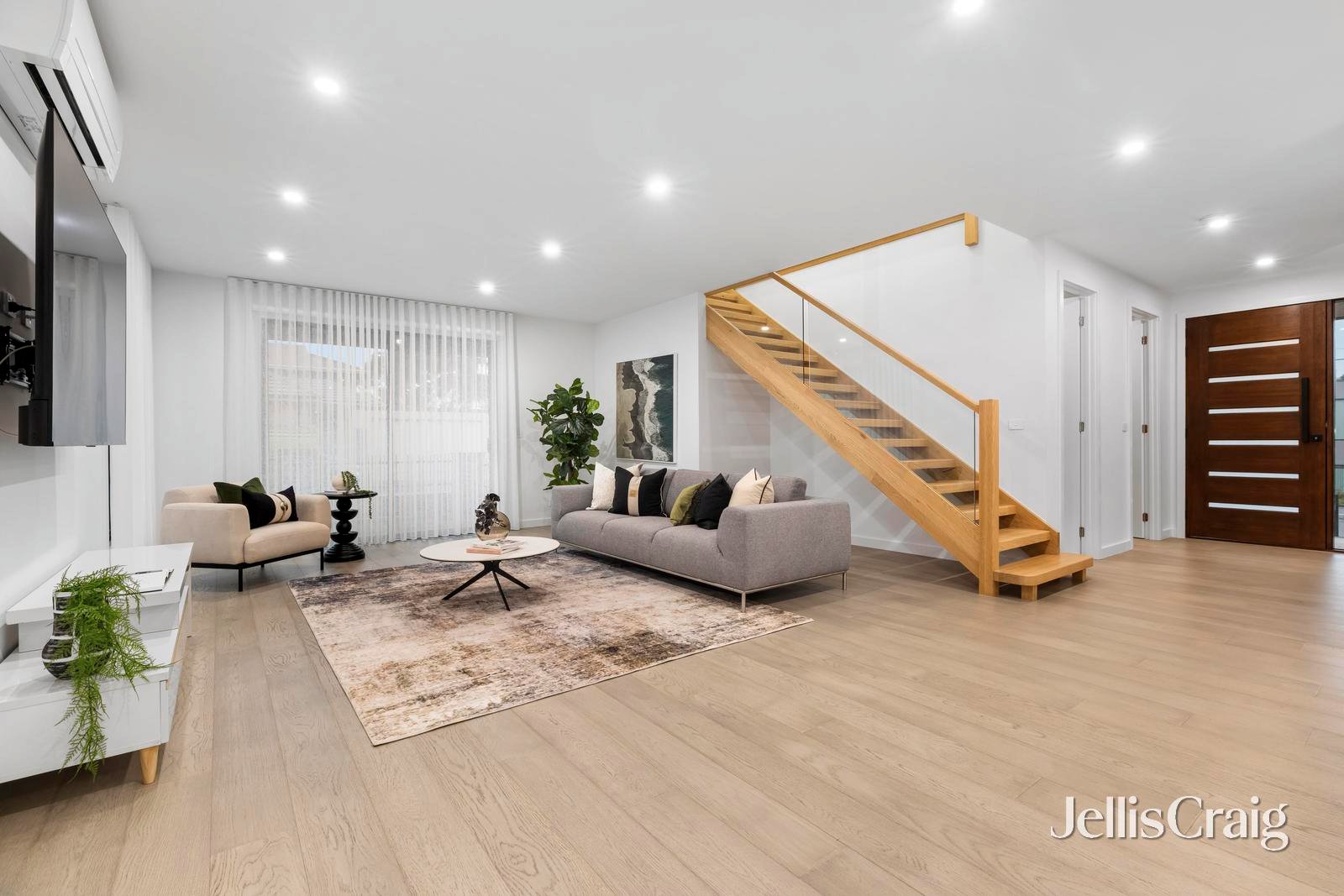 215 Waverley Road, Mount&nbsp;Waverley image 2