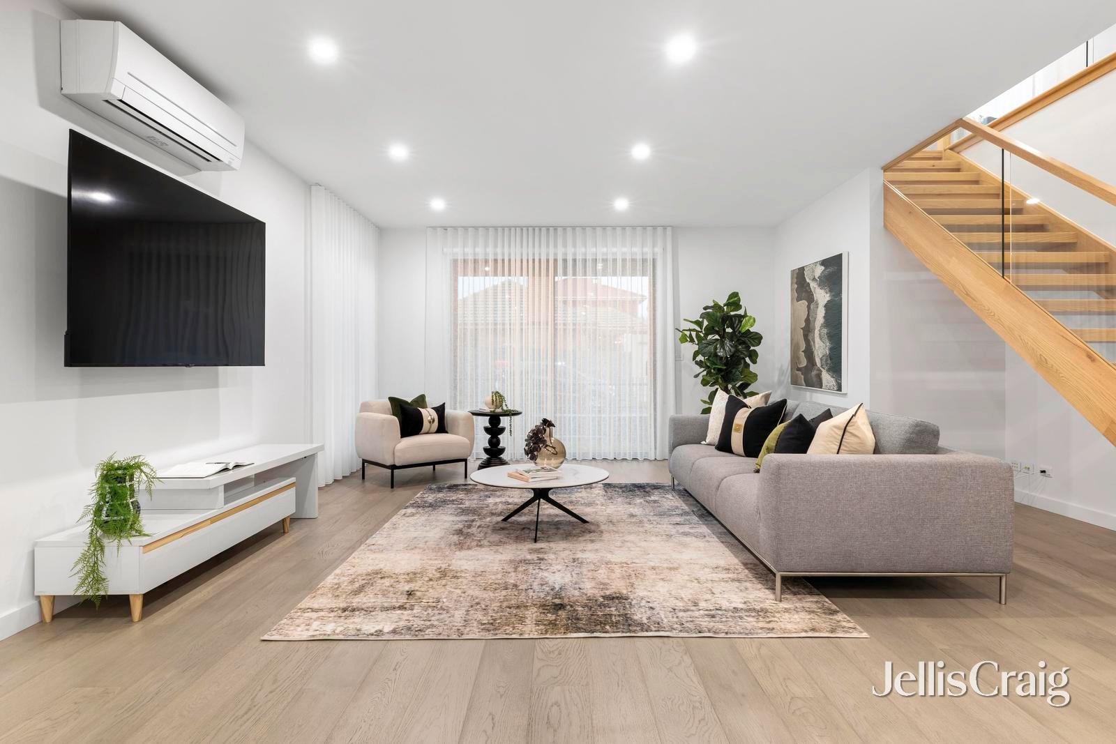 215 Waverley Road, Mount&nbsp;Waverley image 3