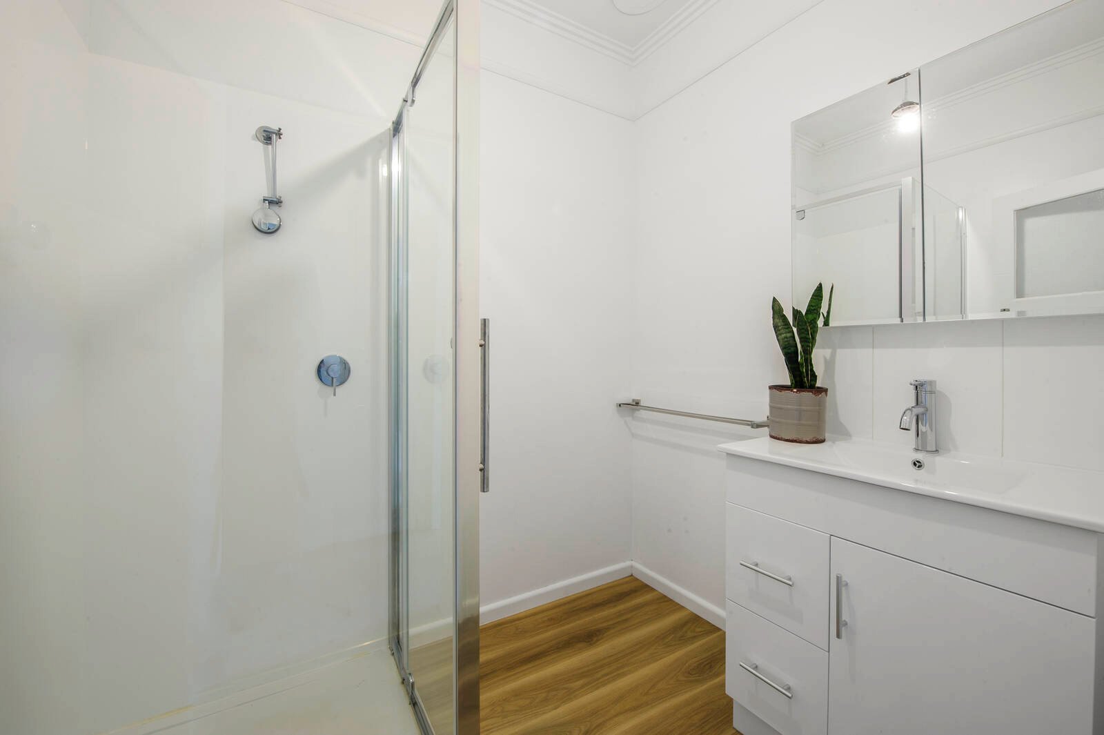 Property Gallery Thumbnail 8