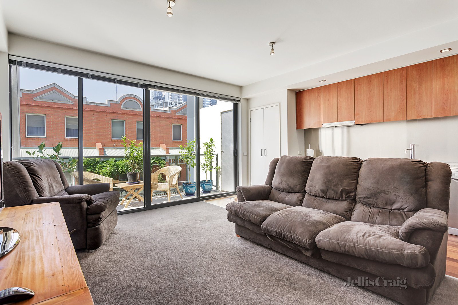 2/150 Peel Street, North Melbourne image 2