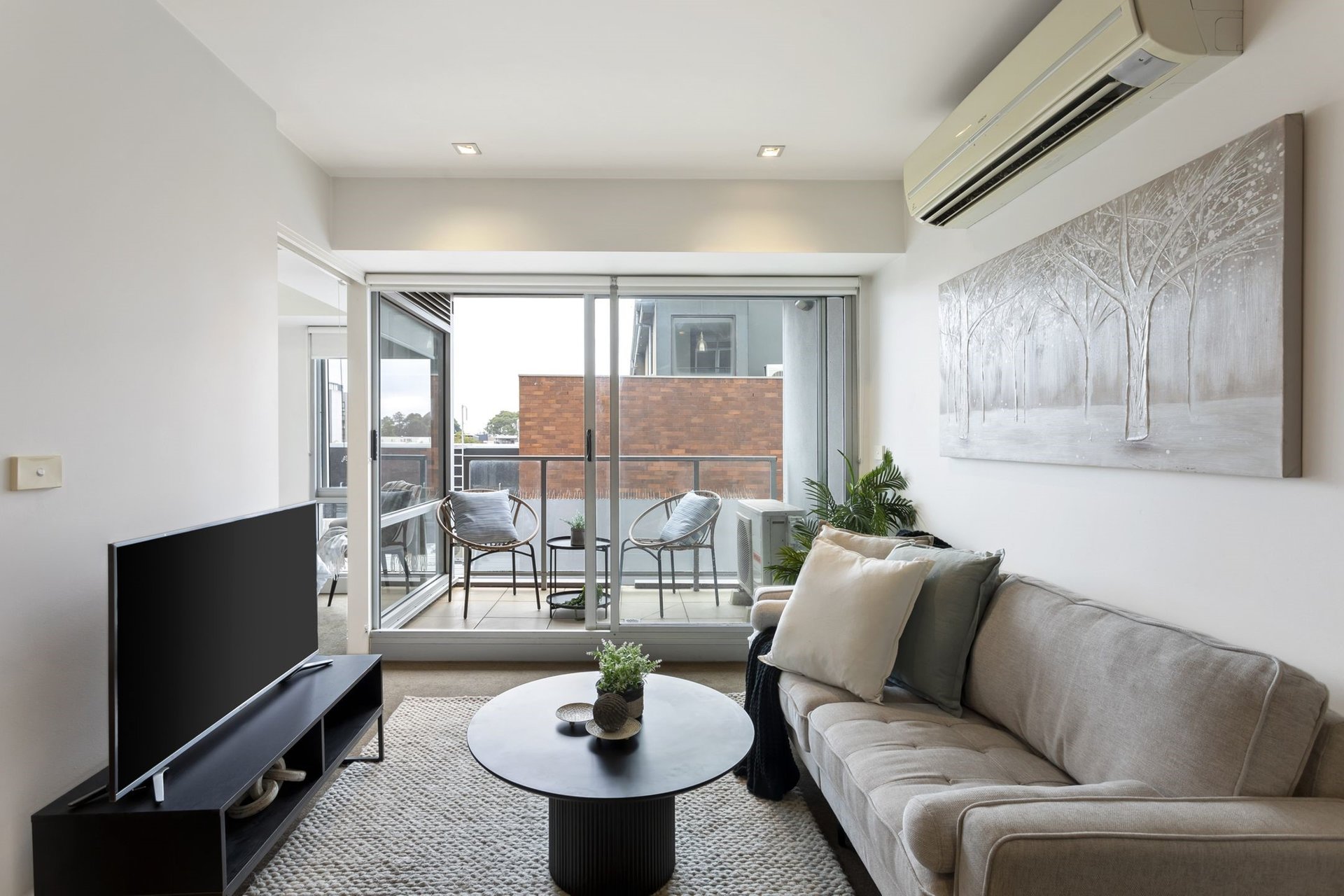 Property Gallery - Main Image
