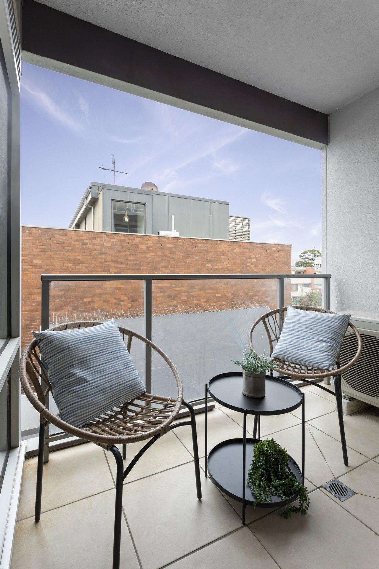 Property Gallery Thumbnail 8