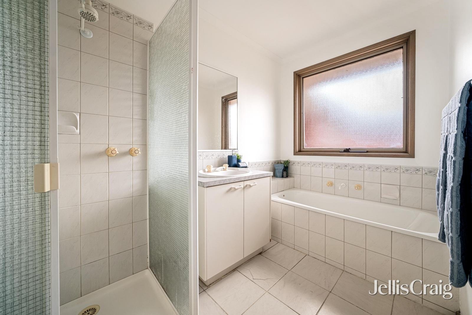 2/152 Warrigal Road, Mentone image 10