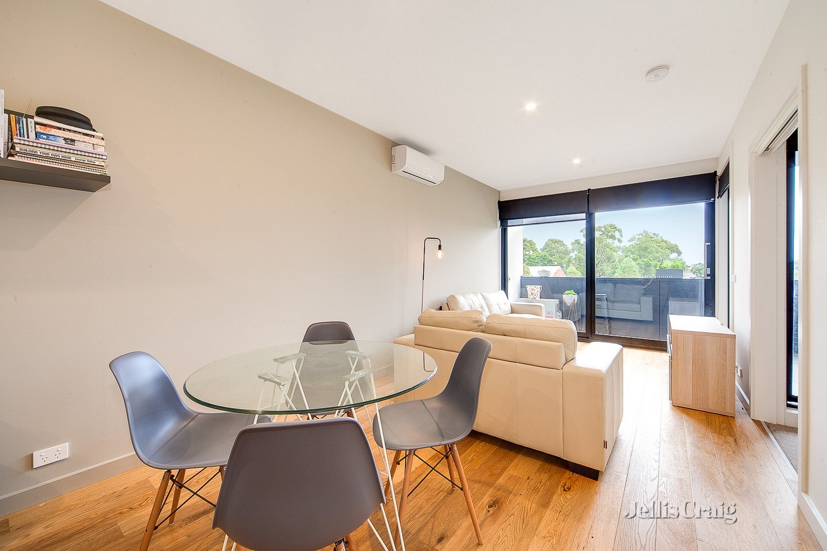 215/218 Bay Road, Sandringham image 3