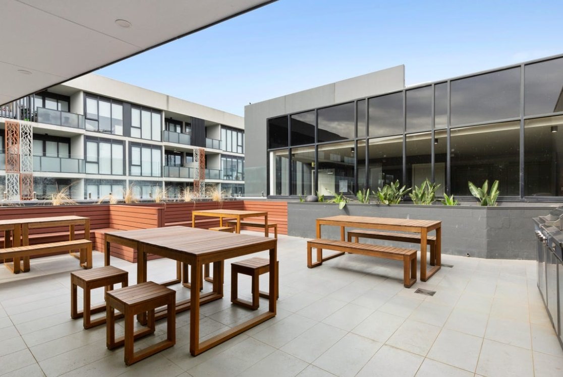 215/218 Bay Road, Sandringham image 8