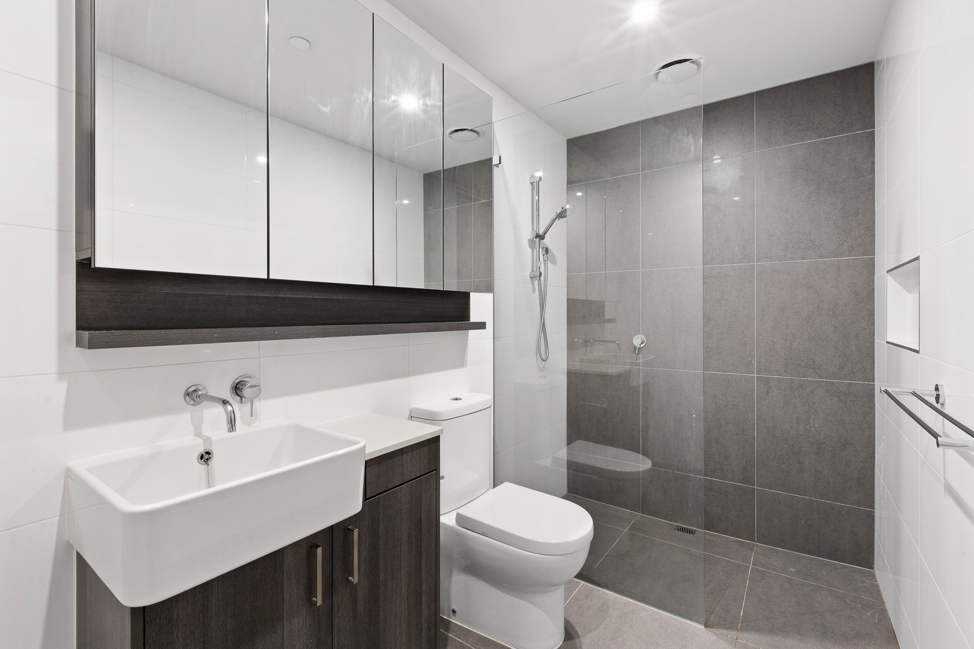 215/222 Bay Road, Sandringham image 6