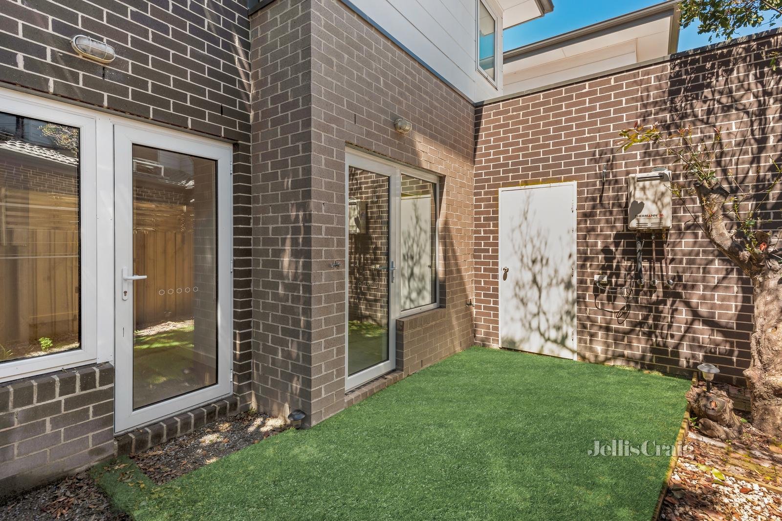 2/153 Waverley Road, Chadstone image 11