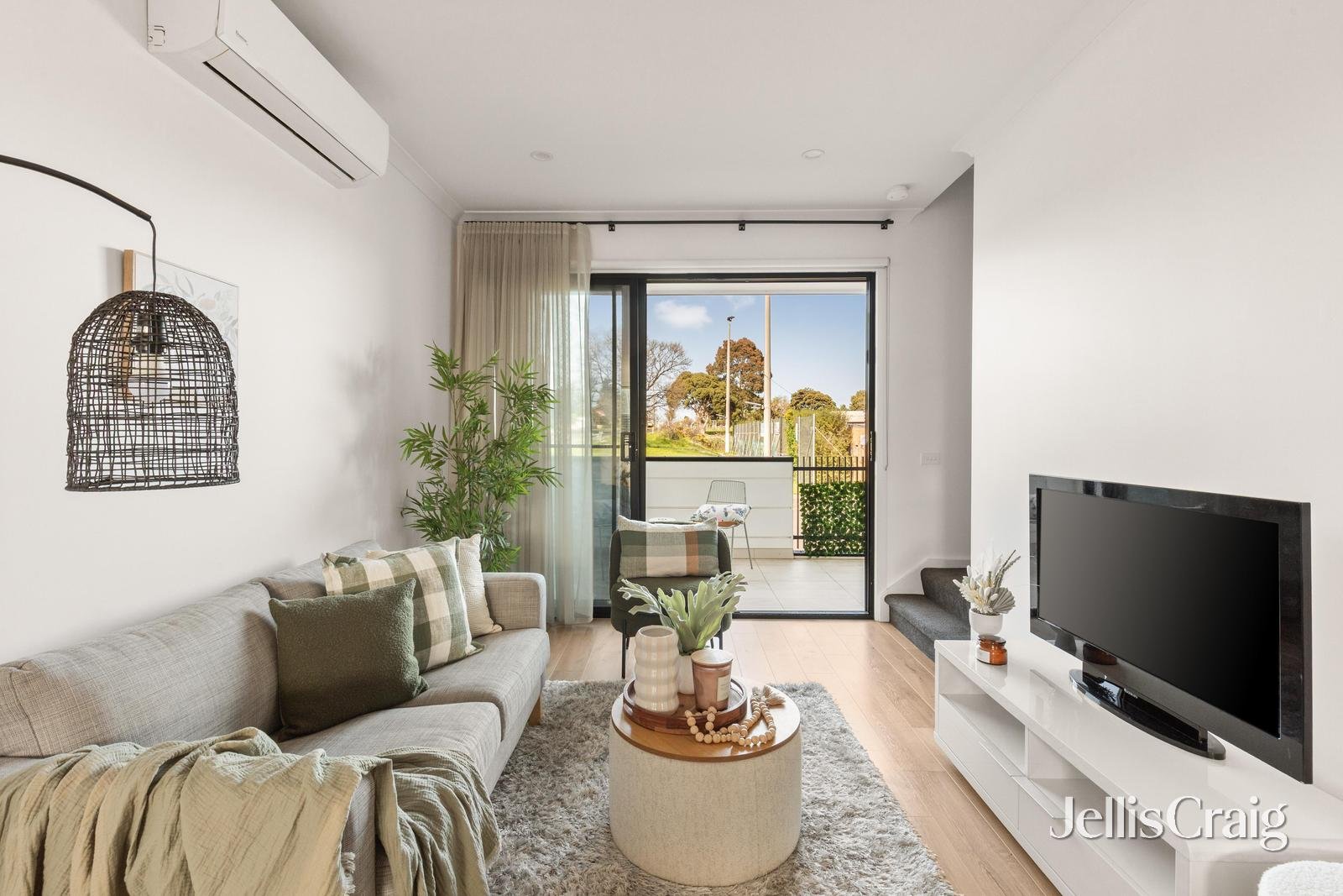 2/153A Albert Street, Preston image 2