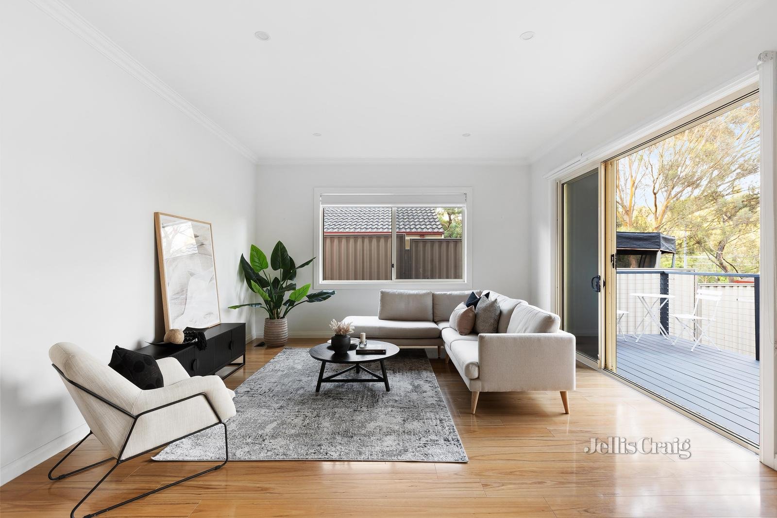 2/154 Sherbourne Road, Montmorency image 3