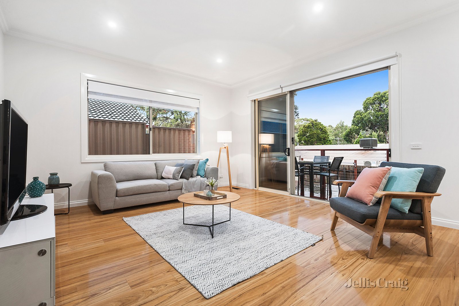 2/154 Sherbourne Road, Montmorency image 3