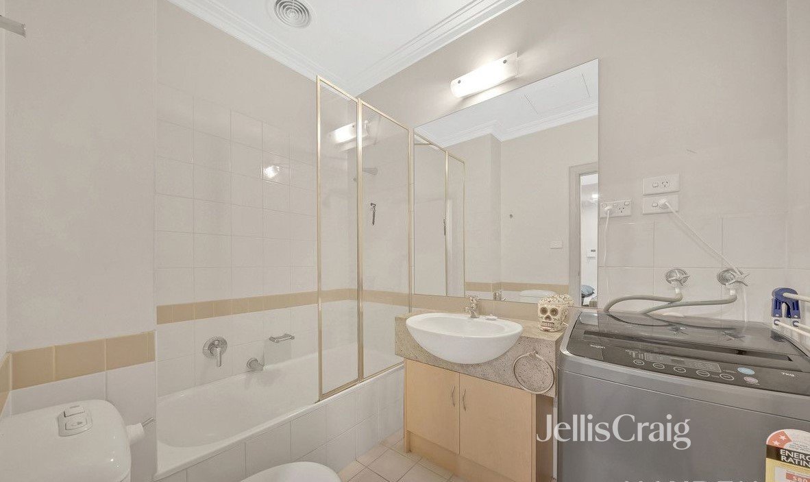 215/402-408 La Trobe Street, Melbourne image 4