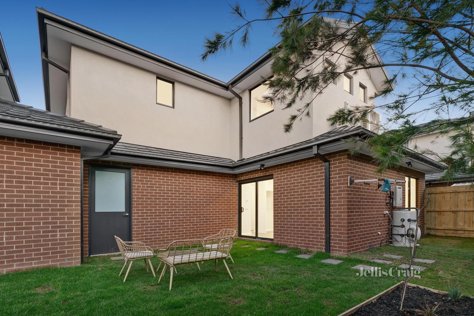 2/155-157 Waverley Road, Chadstone image 10