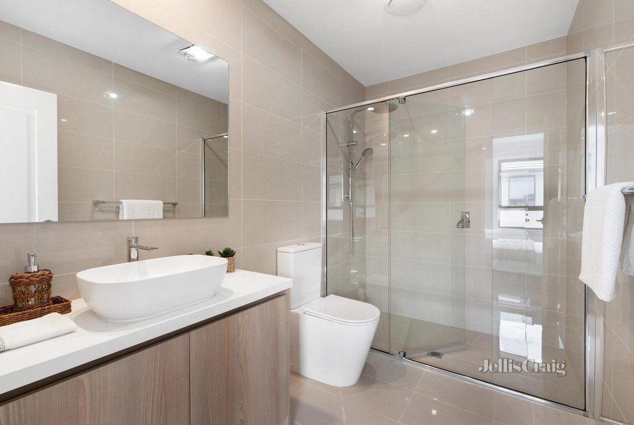 2/155-157 Waverley Road, Chadstone image 9