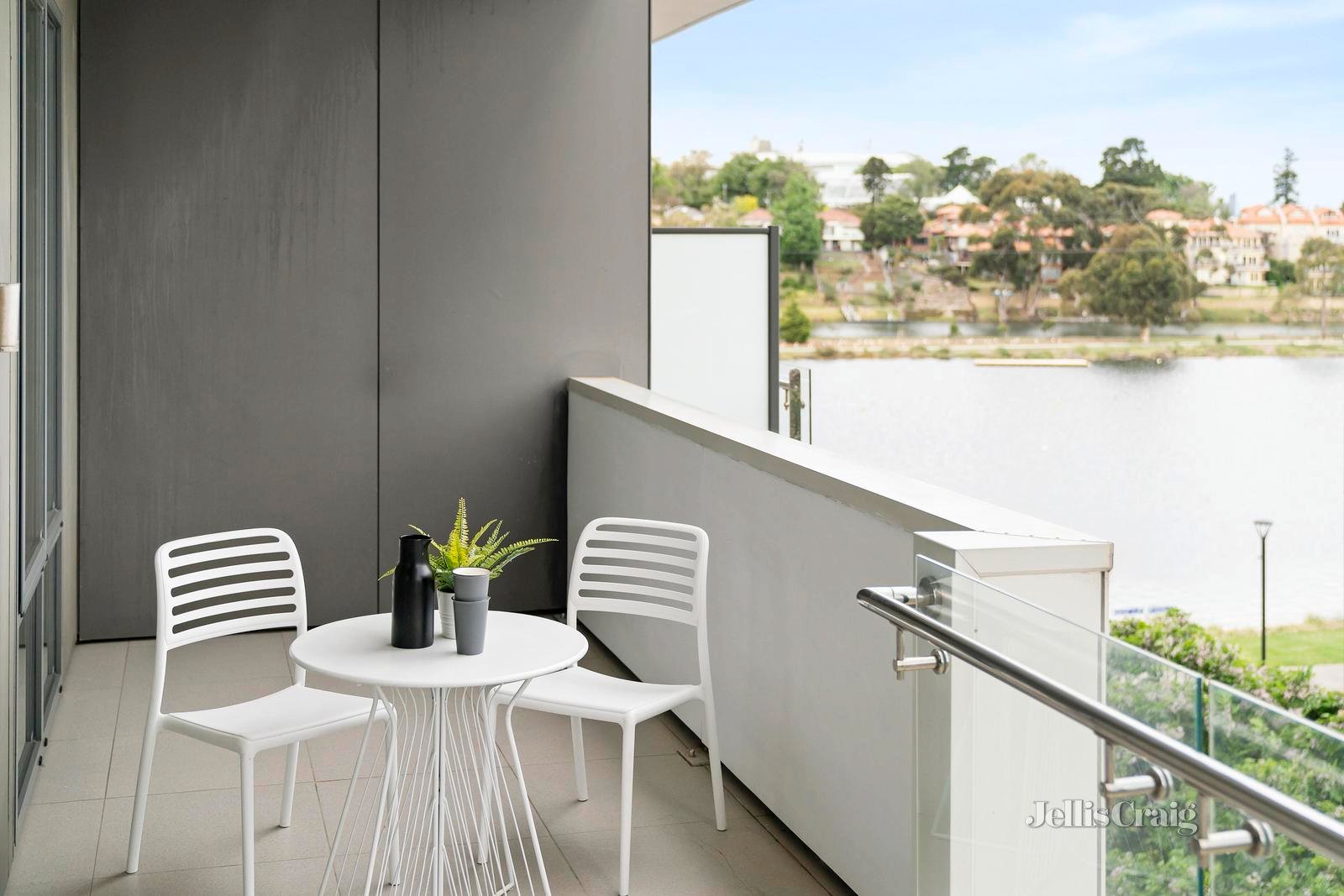 215/55 Cumberland Drive, Maribyrnong image 10