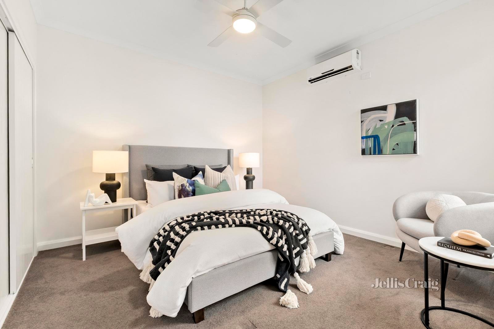 2/157 Essex Street, Pascoe Vale image 6