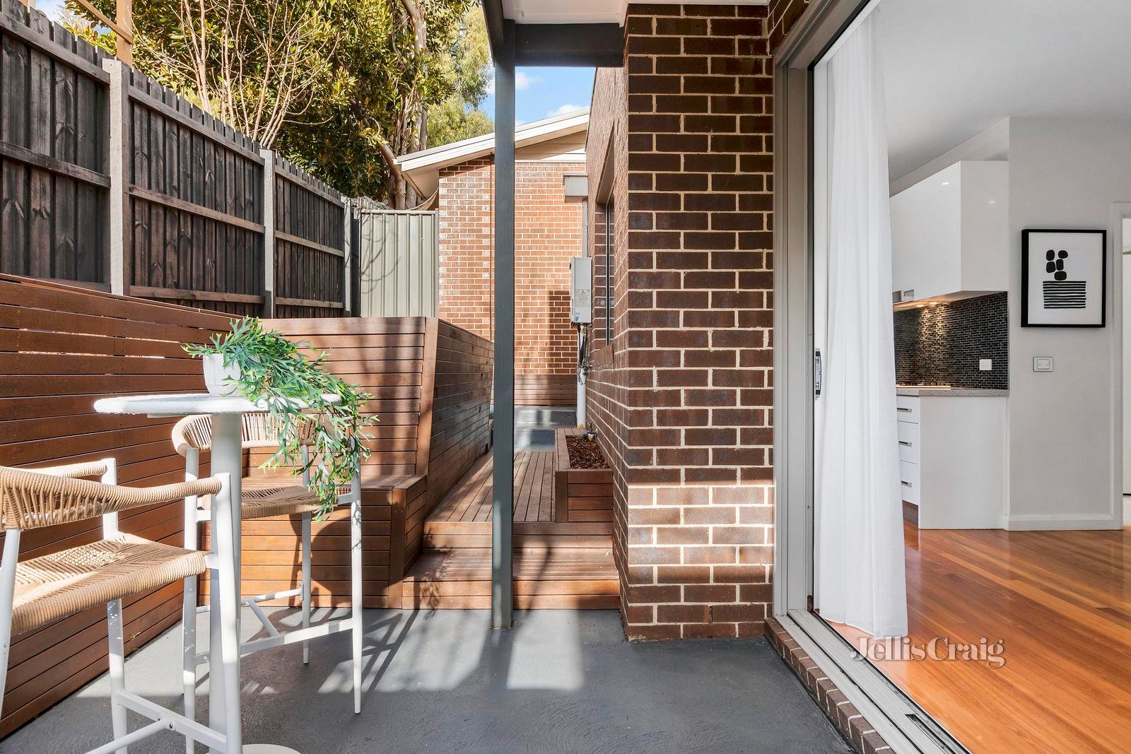 2/157 Essex Street, Pascoe Vale image 8