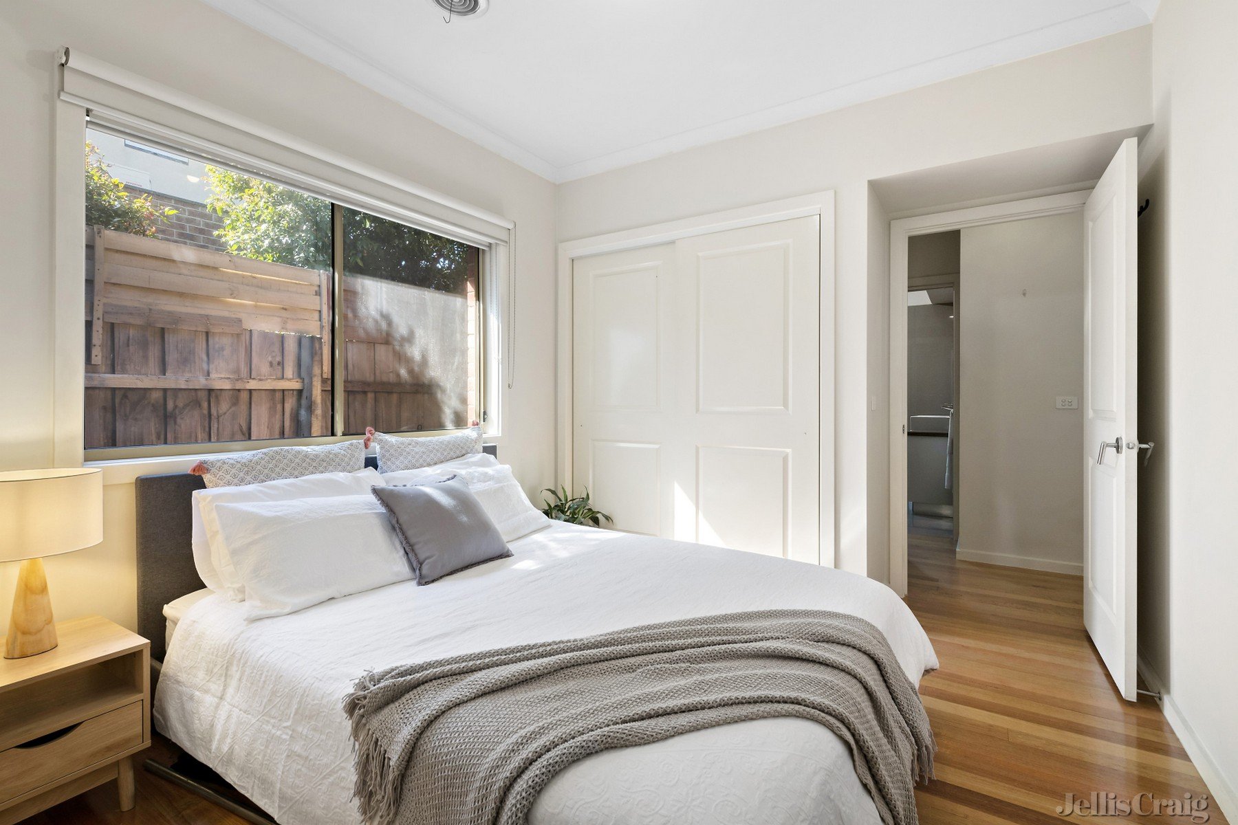 2/157 Rathcown Road, Reservoir image 6
