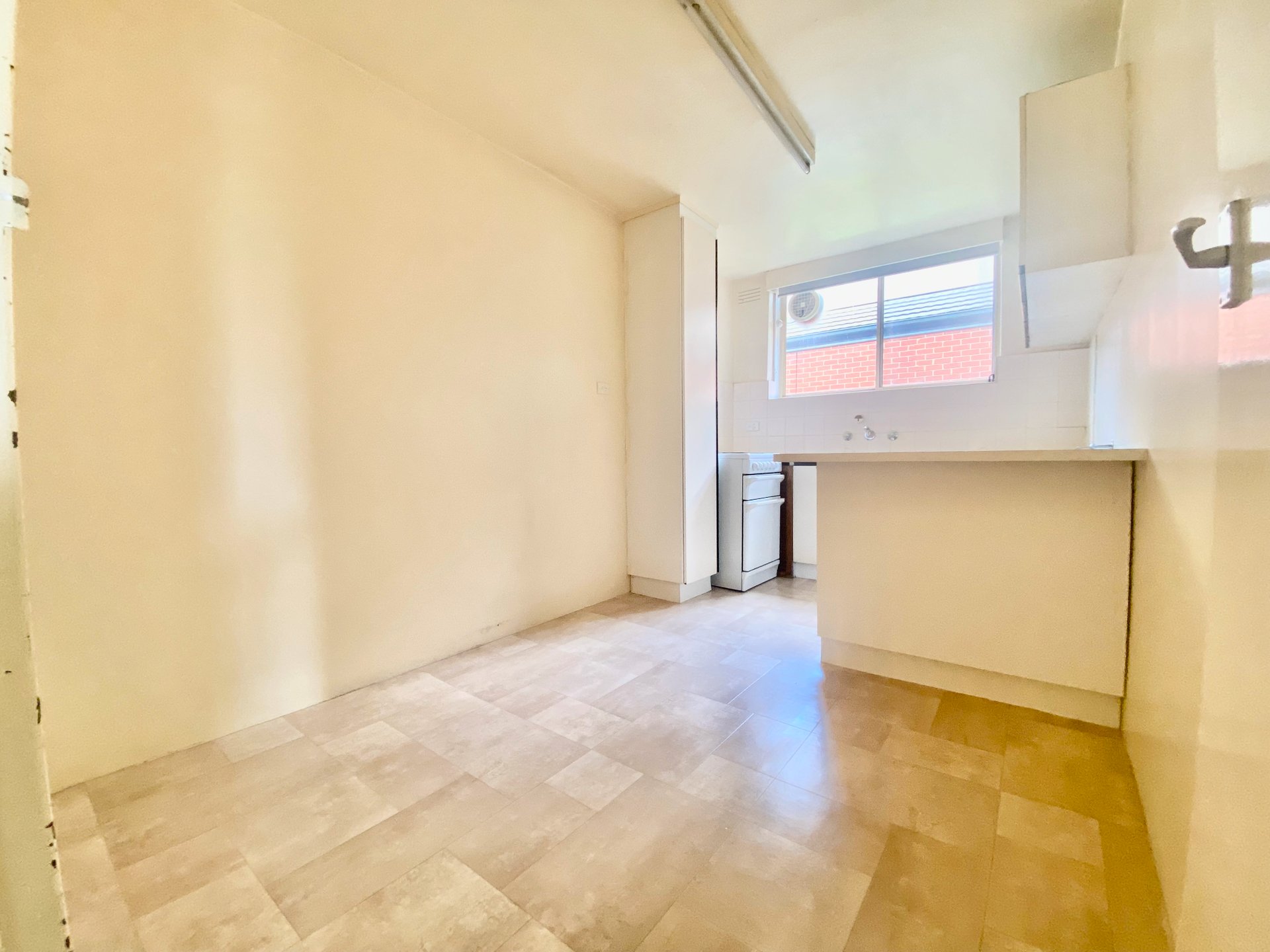 2/157 St Leonards Road, Ascot Vale image 5