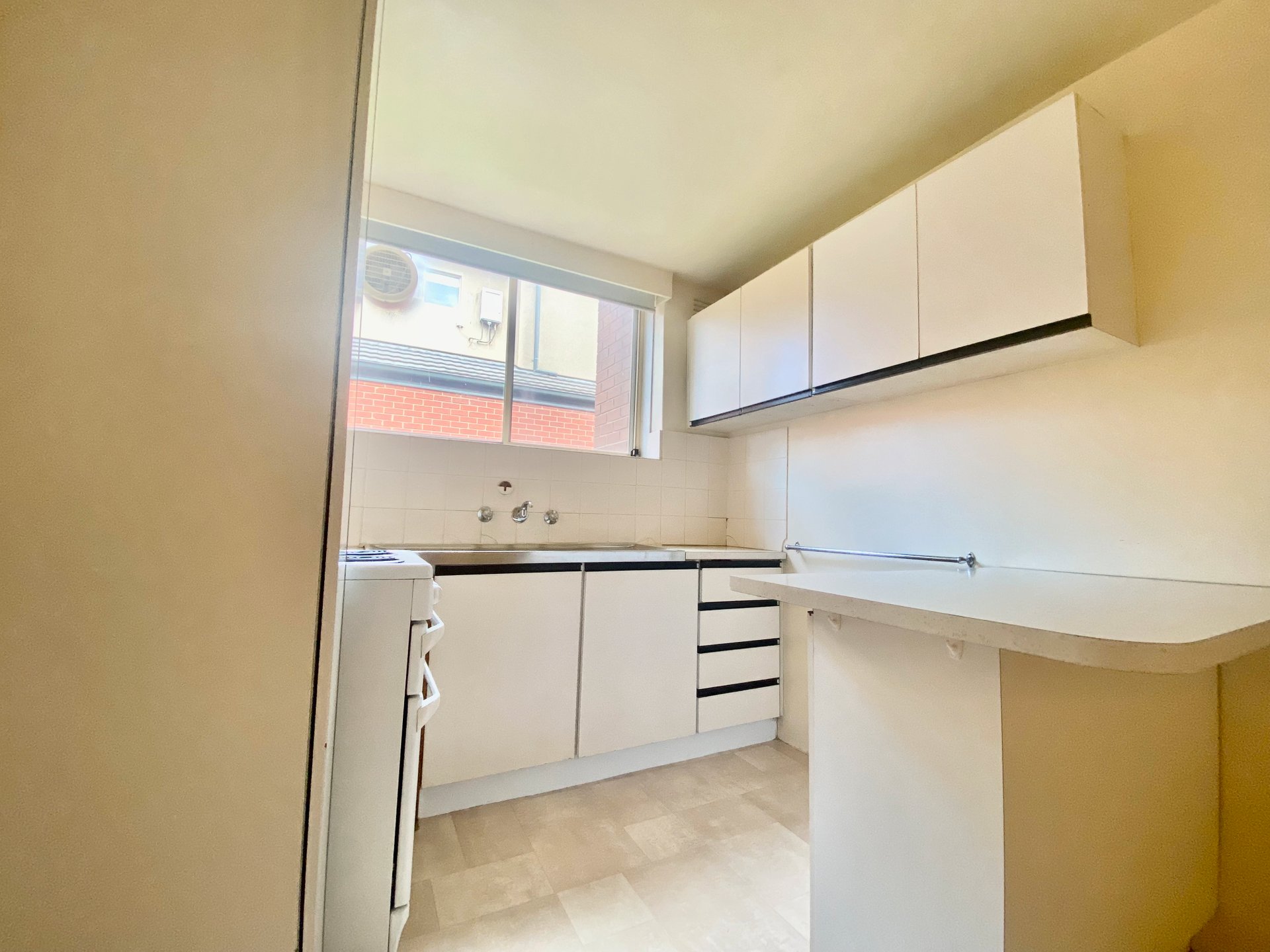 2/157 St Leonards Road, Ascot Vale image 4