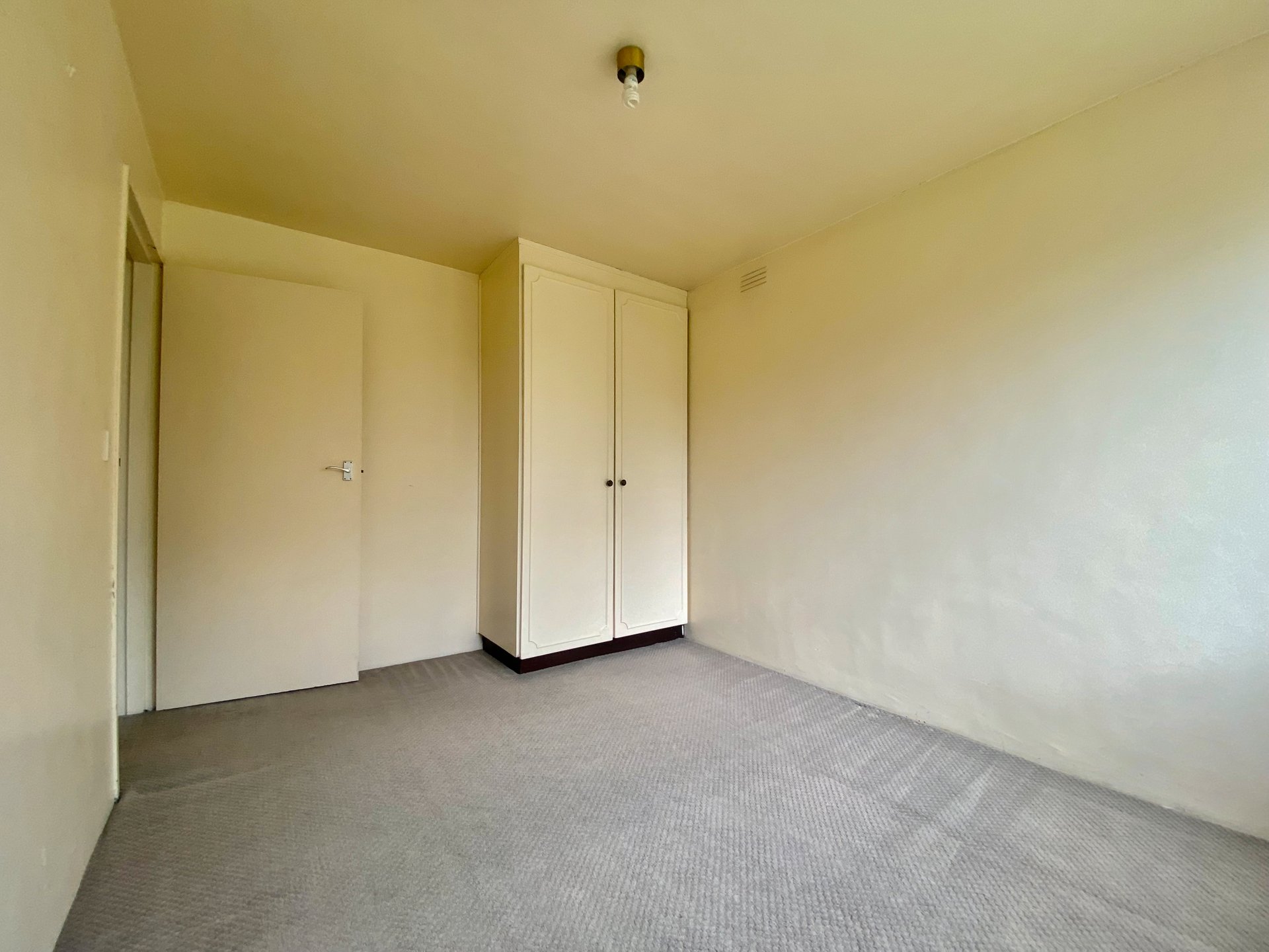 2/157 St Leonards Road, Ascot Vale image 8