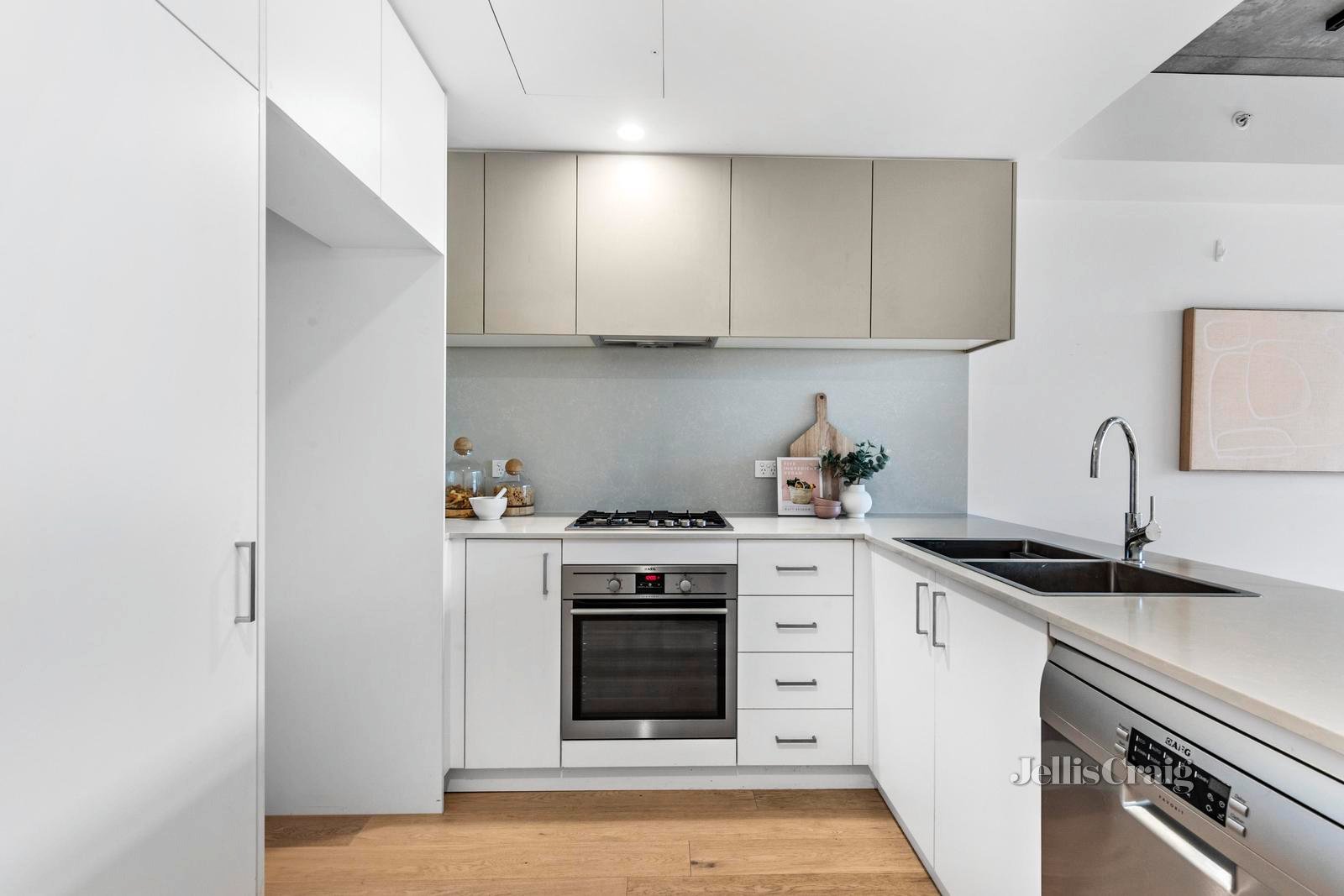 215/77 Hobsons Road, Kensington image 3