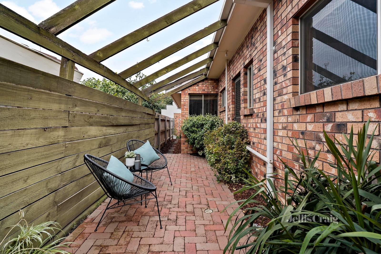 2/158 Dean Street, Moonee Ponds image 8