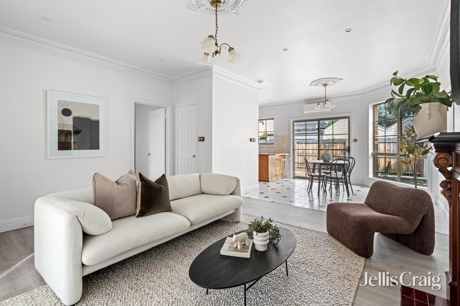 2/158 Edward Street, Brunswick image 2