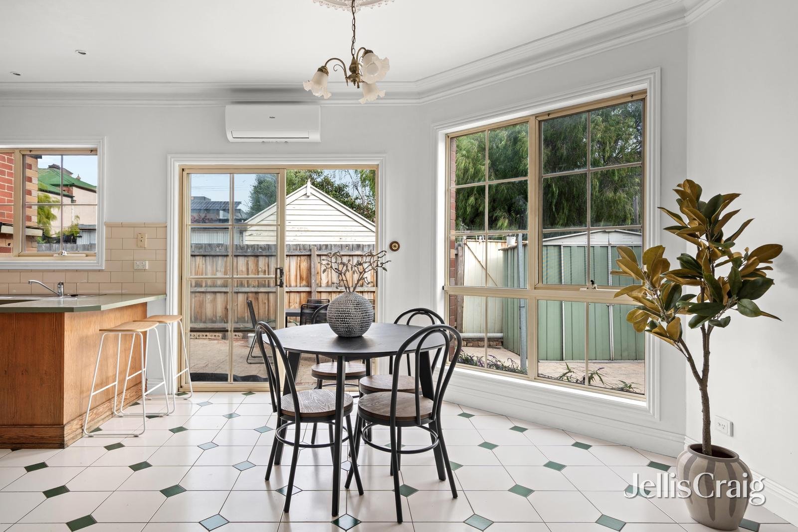 2/158 Edward Street, Brunswick image 6