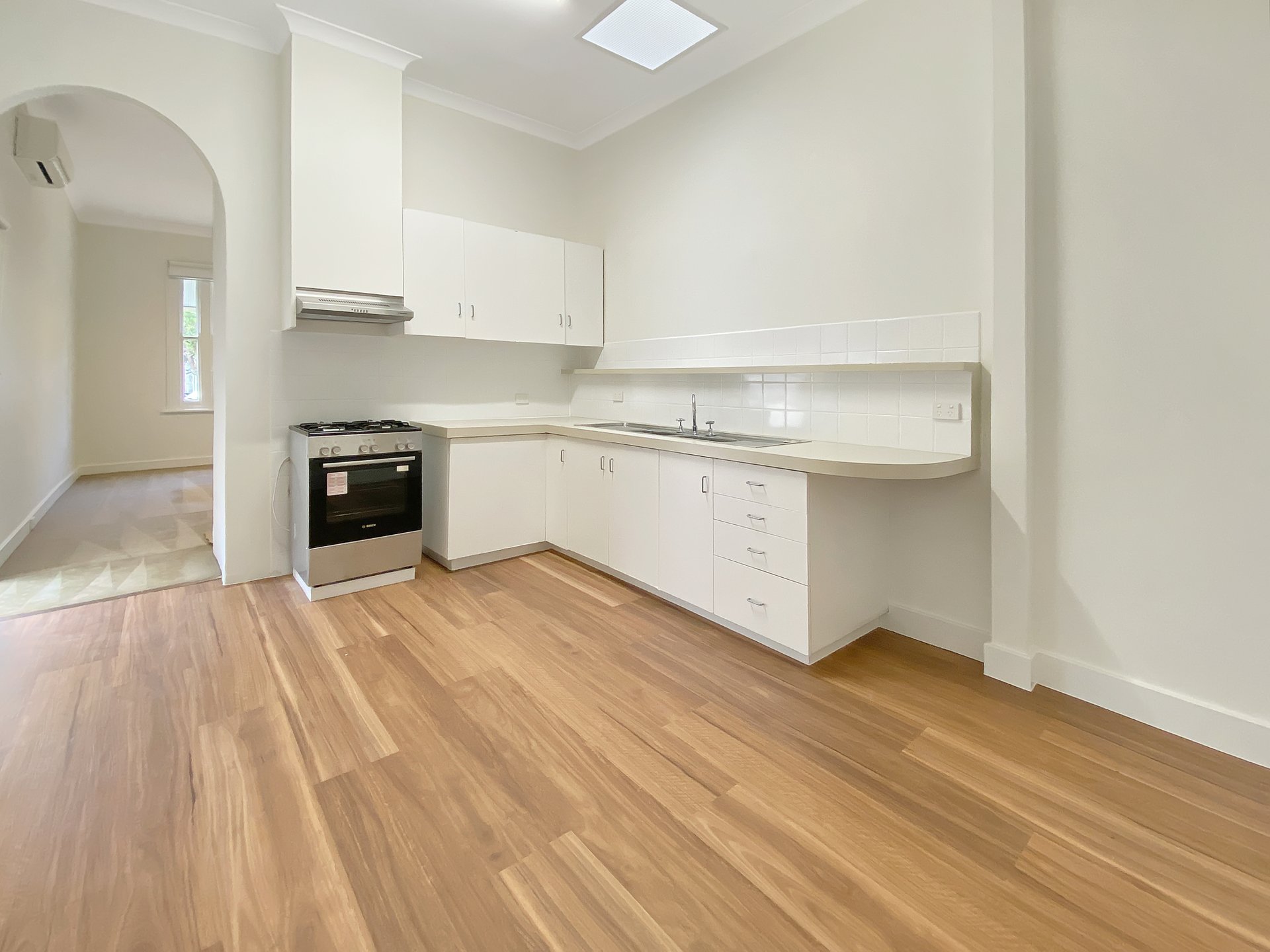 2/158 Maud Street, Geelong image 2