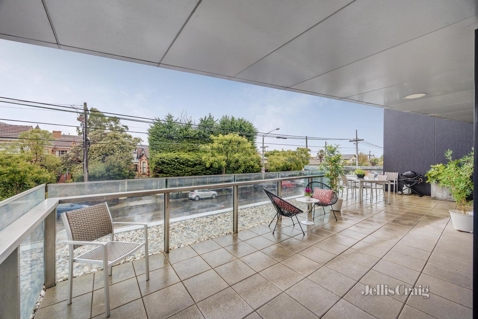 215/81 Riversdale Road, Hawthorn image 1