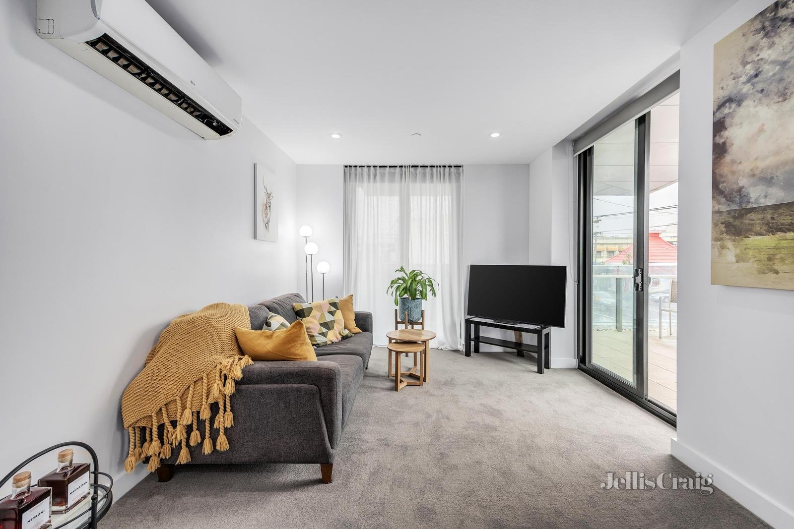 215/81 Riversdale Road, Hawthorn image 4