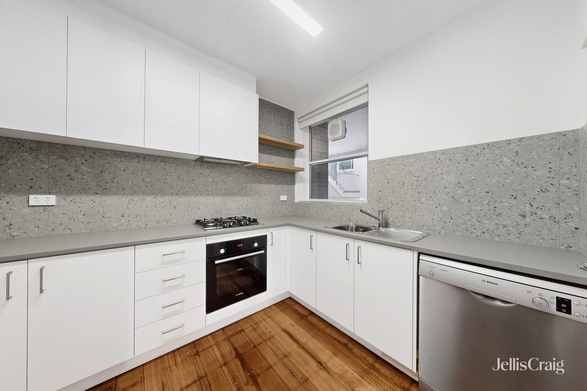 2/1587 Malvern Road, Glen&nbsp;Iris image 4