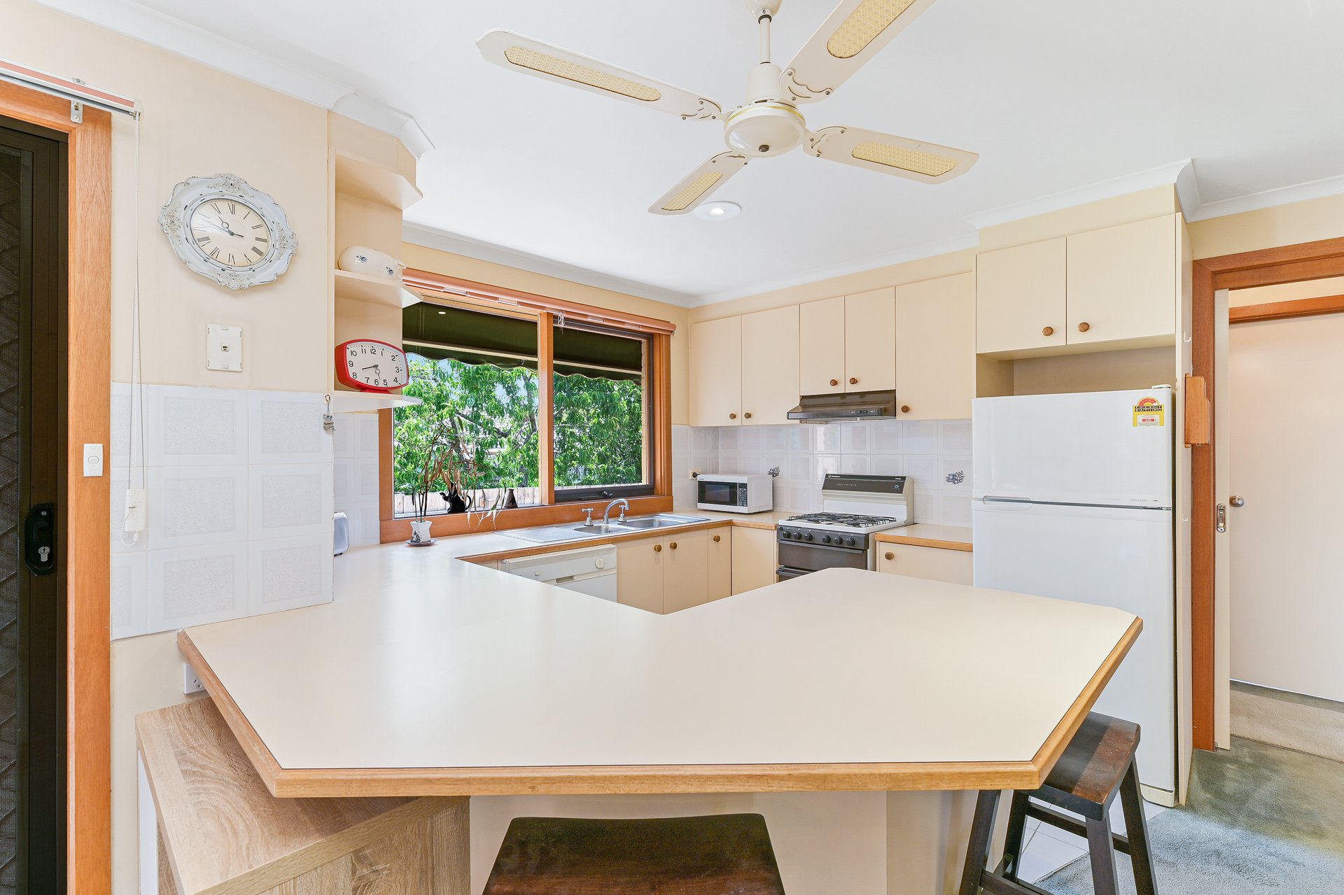2/159 Blackburn Road, Mount Waverley image 5