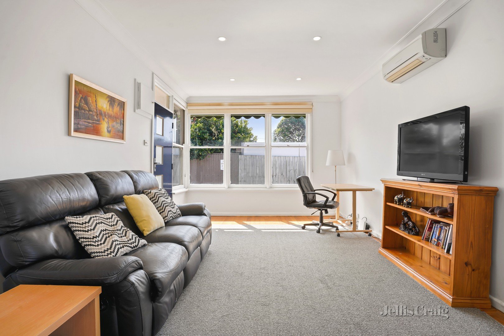 2/159 Warrigal Road, Cheltenham image 1