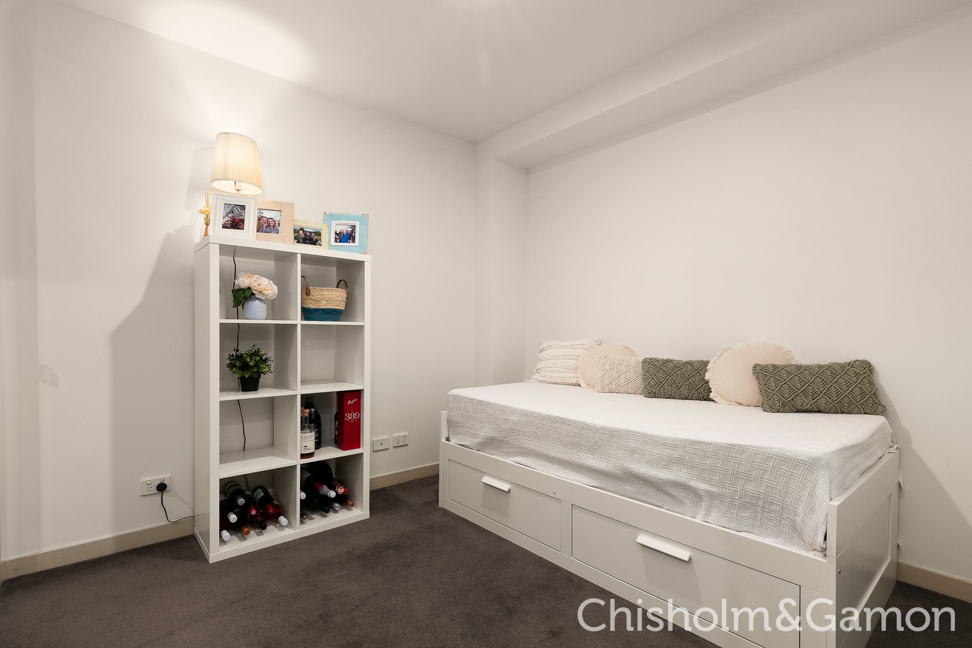215/99 Nott Street, Port Melbourne image 9