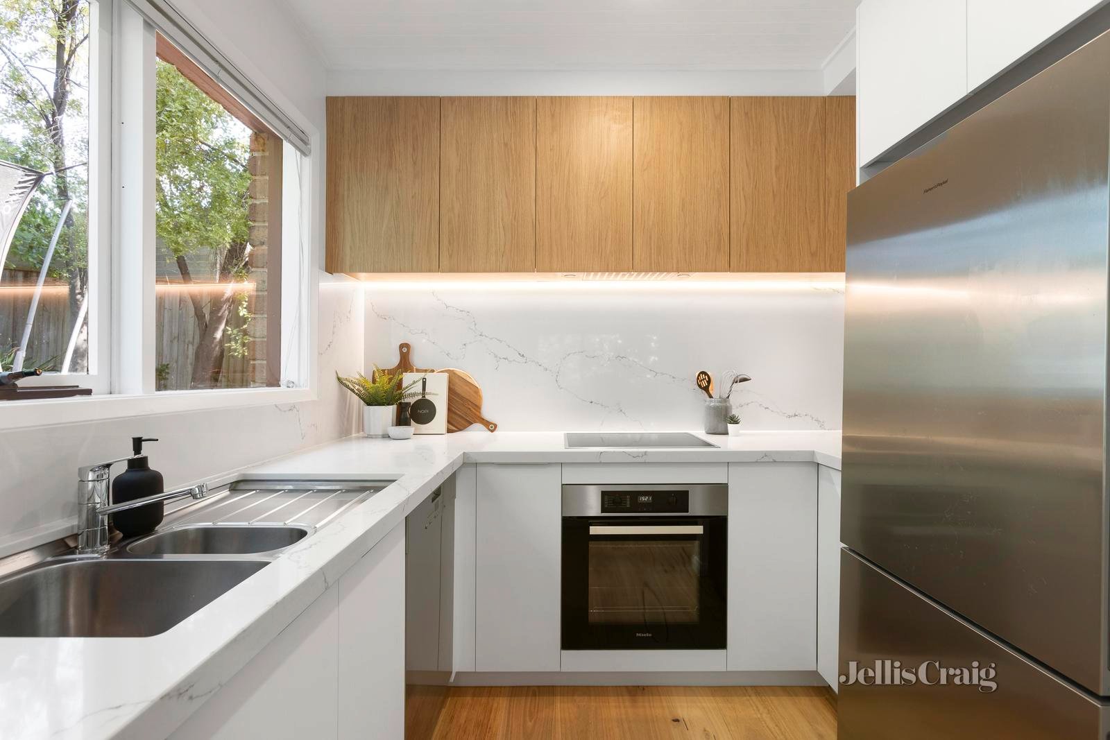 2/16 Albert Crescent, Surrey Hills image 4