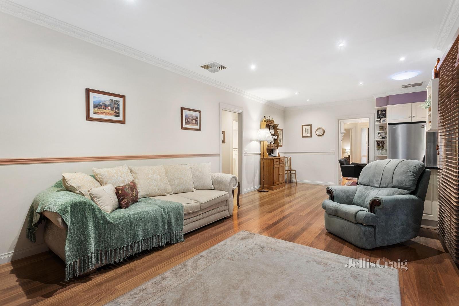 2/16 Alexander Street, Montmorency image 7