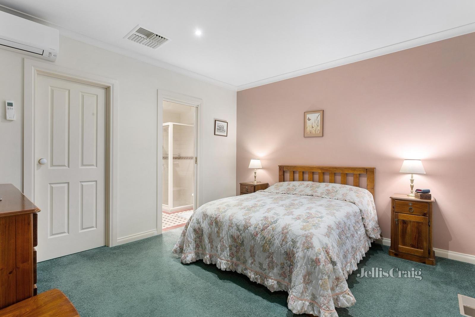 2/16 Alexander Street, Montmorency image 8