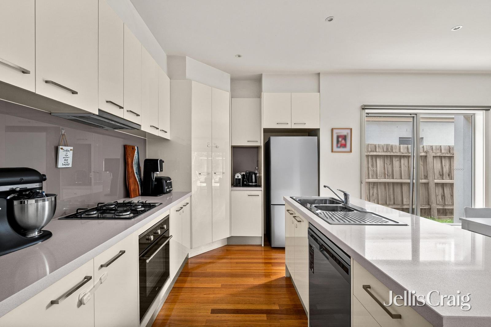 2/16 Andrews Street, Spotswood image 6